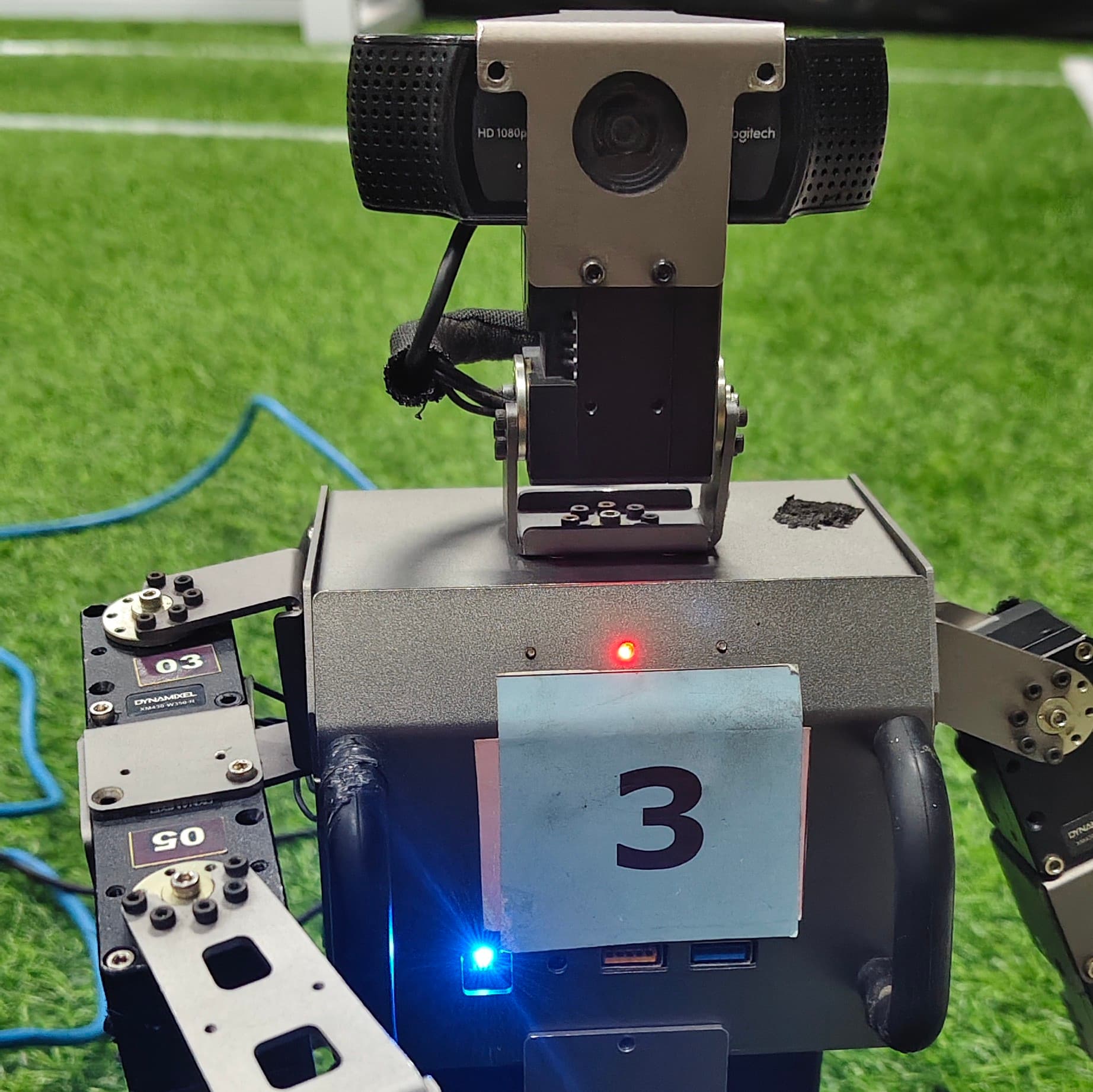 Kalibrasi sensor vision dan sinkronisasi komunikasi servo robot.